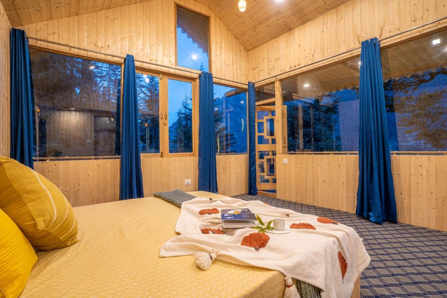 Into The Woods Treehouse Jibhi Villa Eksteriør bilde
