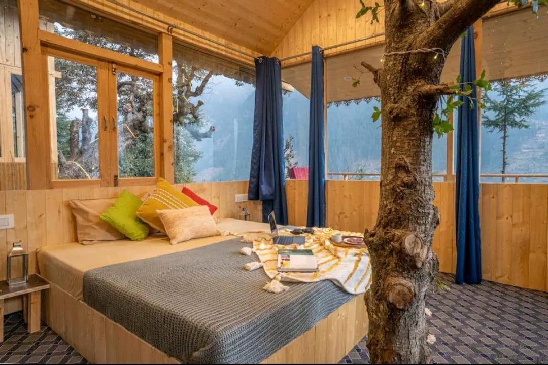 Into The Woods Treehouse Jibhi Villa Eksteriør bilde