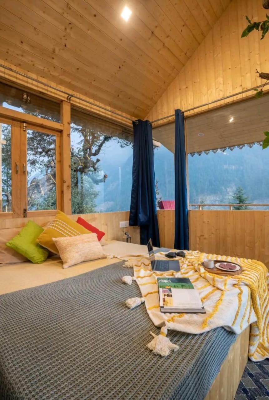 Into The Woods Treehouse Jibhi Villa Eksteriør bilde